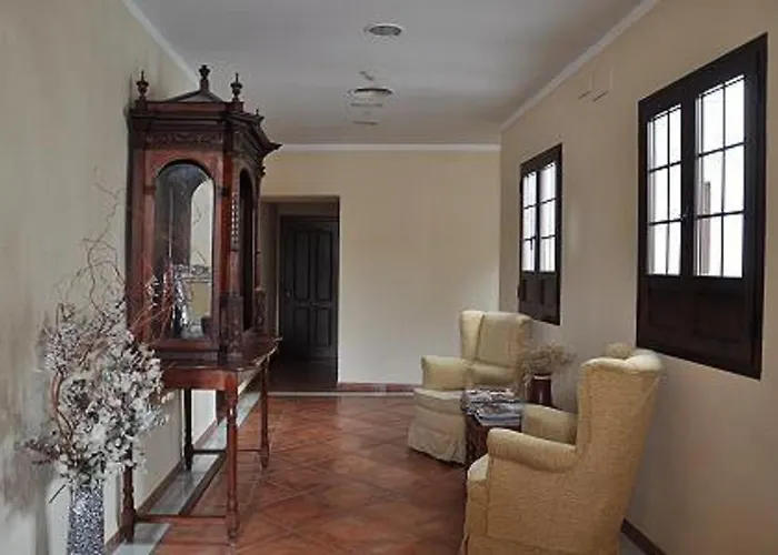 普拉特罗斯酒店 *